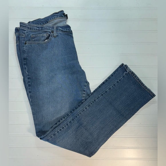 New York & Company Women's Size 16 Jeans W-38", I-31 Very Good Condition - Picture 4 of 7